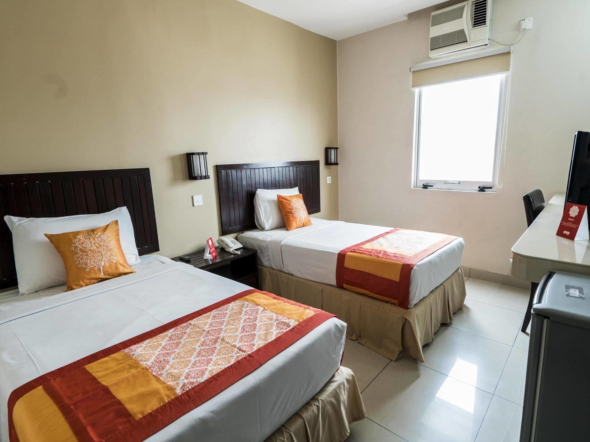 Family Hotel Klang Ngoại thất bức ảnh